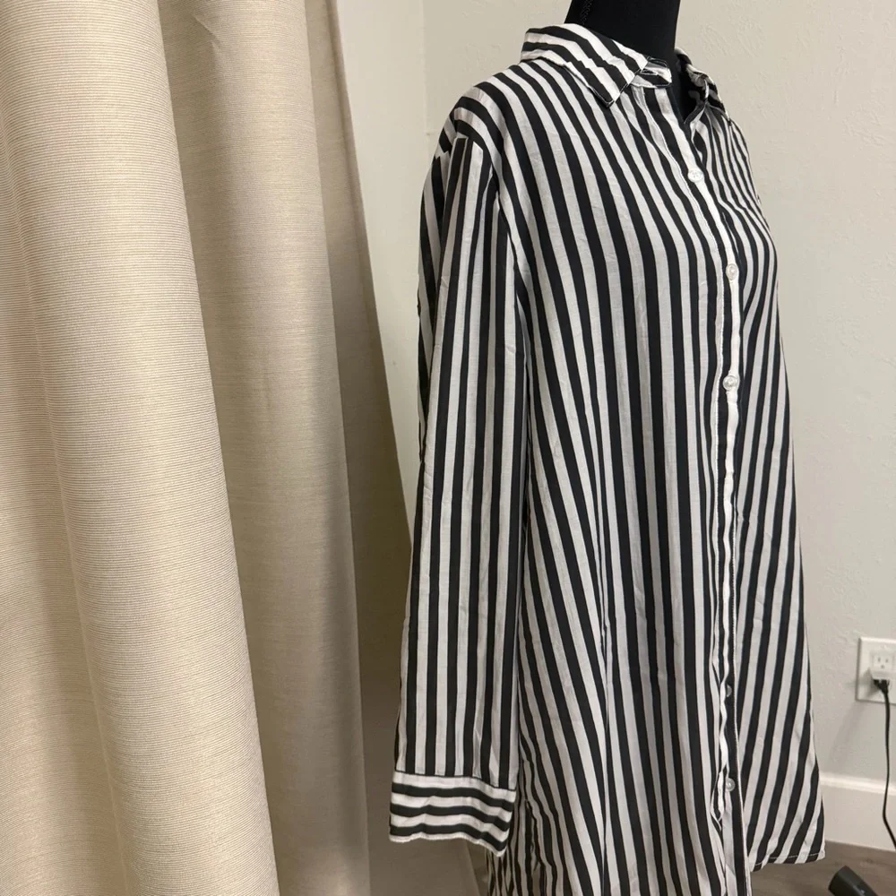 Summersalt Striped Black and White Swim Cover-Up - Picture 3 of 7